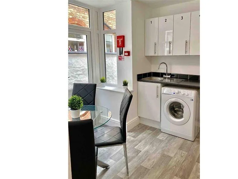 Oyo Hillcrest Studio Apartments Cleethorpes Hotel